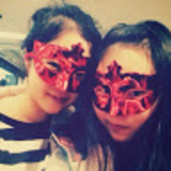 Meet your Posher, Jennifer - Picture 1 of 1